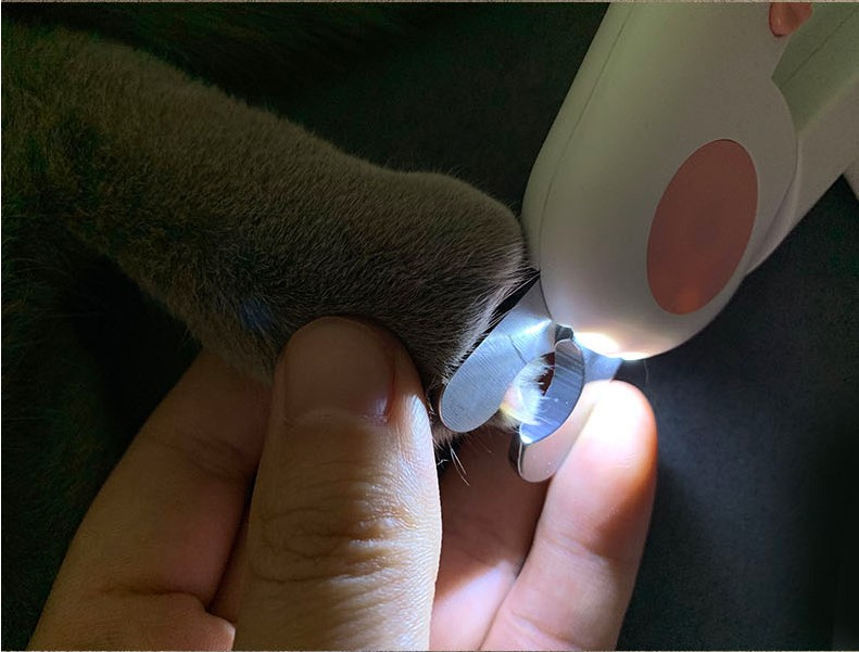 GlowTrim LED Pet Nail Clippers — See the Quick, Skip the Vet